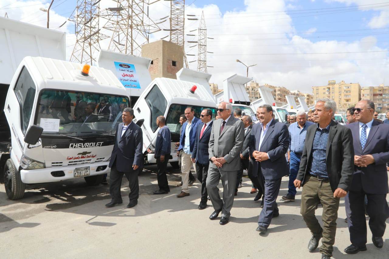 دعم منظومة النظافه بـ٦١ سيارة ومعدة جديدة بالجيزة