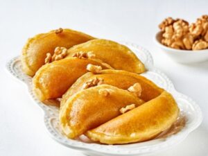 الكنافة والقطايف.. حكاية حلويات ارتبطت برمضان