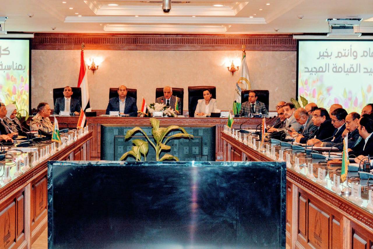 اشادة  محافظ الجيزة بمبادرة  كتف في كتف  الرئاسية