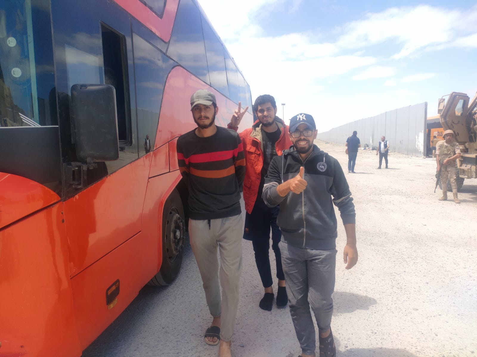 وصول قرابة 200 فلسطيني من السودان إلى معبر رفح