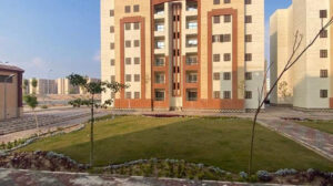 تسليم مراكز طبية تنفيذ ملعب خمس نجوم ومخبز بمدينة العبور الجديدة