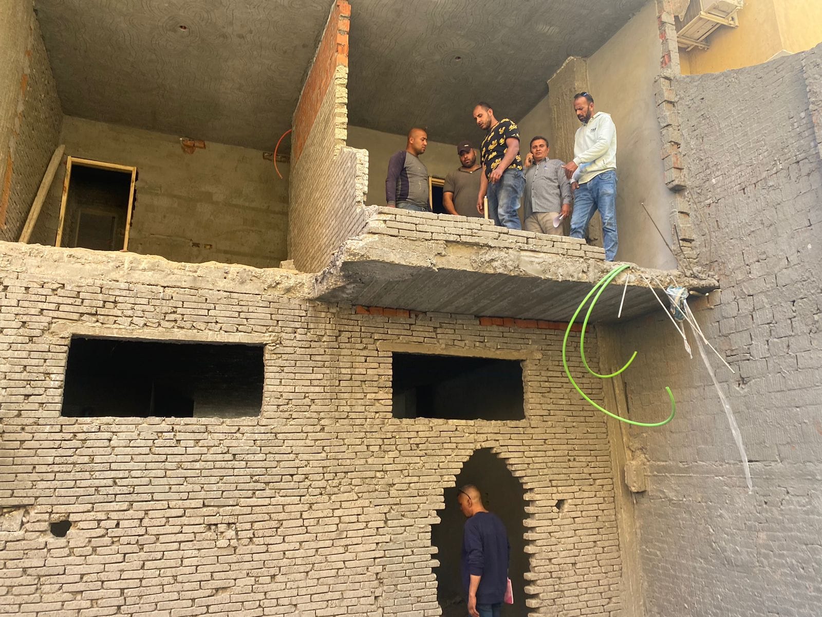 إزالة تعديات ومخالفات بناء بالساحل الشمالي الغربي