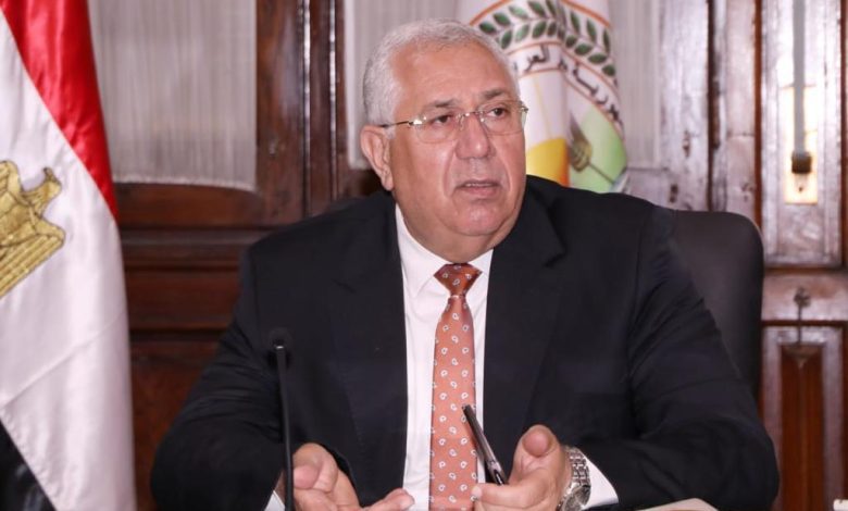 وزير الزراعة يوجه الشكر للمزارعين علي دورهم الوطني لدعم البلد