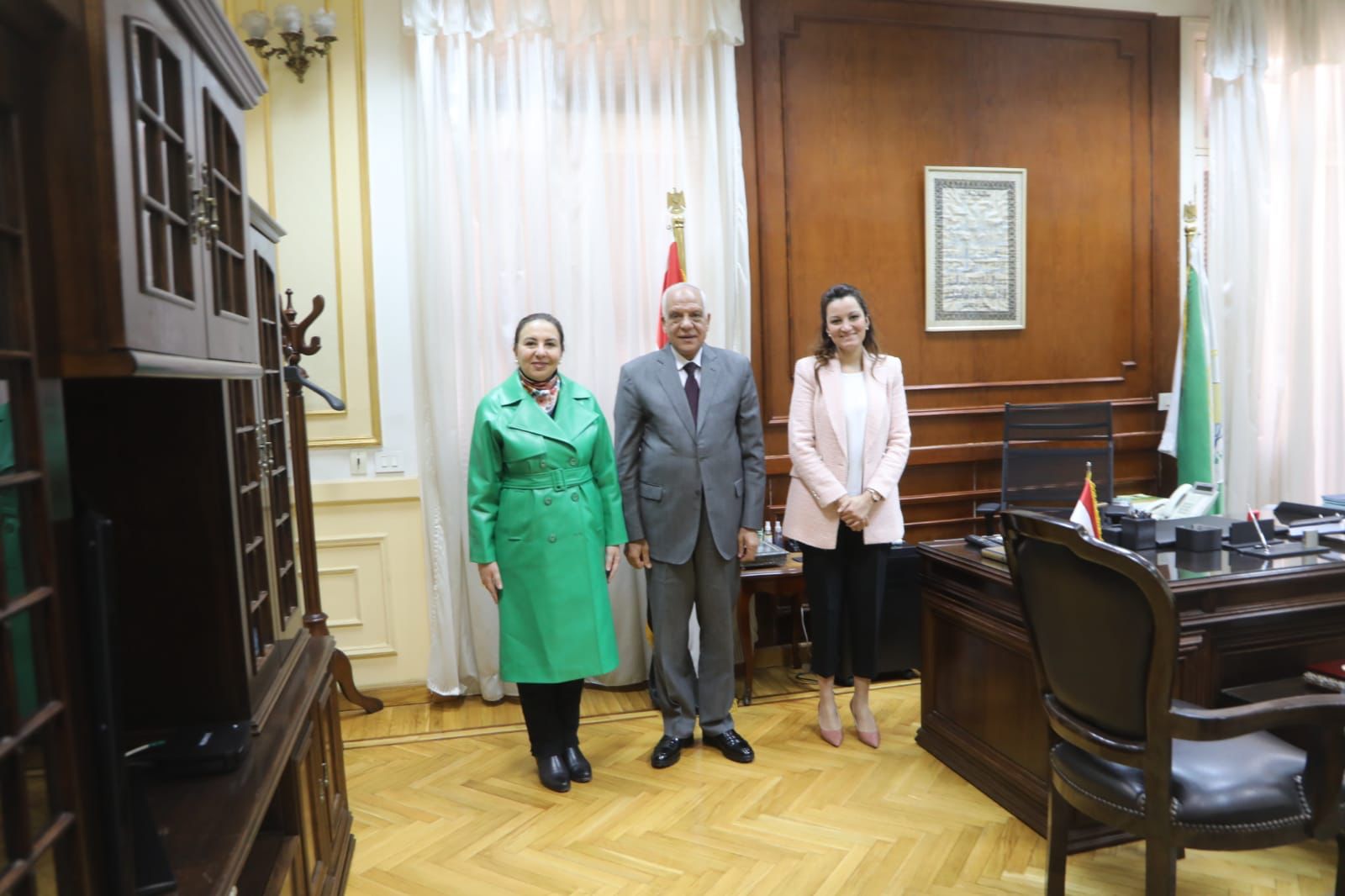 محافظ الجيزة يبحث خطة التطوير المؤسسي الرقمي للمحافظة