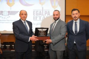 وزير الطيران :  الترابط والتكاتف بين قطاعات المنظومة من مقومات النجاح خلال الفترة القادمة