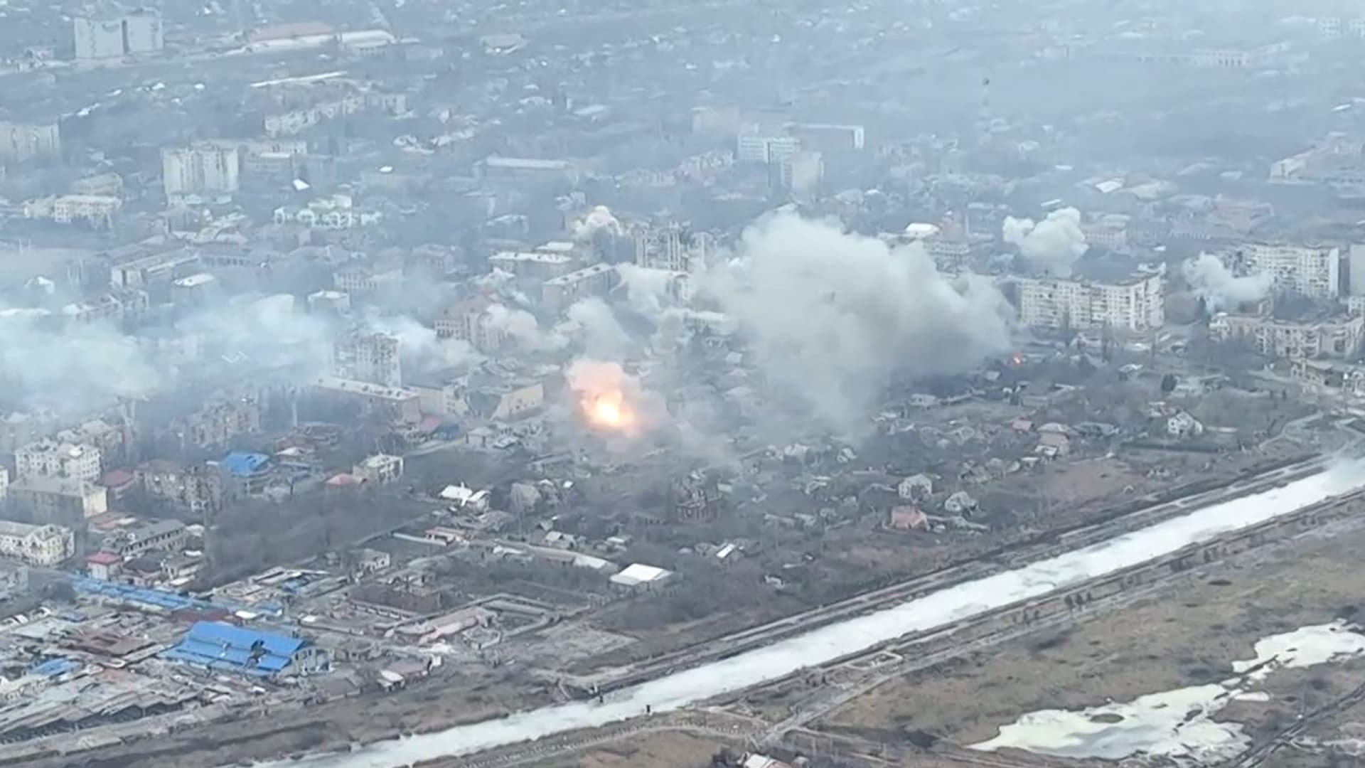  الوضع ما زال صعبًا.. فرار لواء مدرعات روسي من “باخموت”