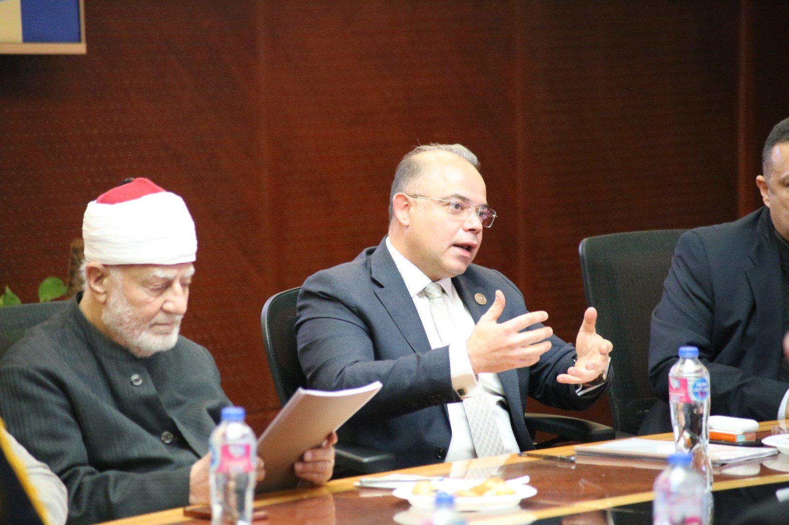 رئيس الرقابة المالية يلتقي لجنة الرقابة الشرعية لتطوير المنتجات المالية غير المصرفية المتوافقة مع أحكام الشريعة الإسلامية