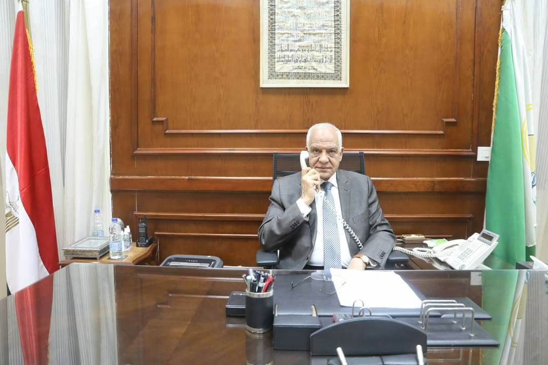 تواصل محافظ الجيزة مع طلاب الشهادة الإعدادية بمستشفي ٥٧٣٥٧