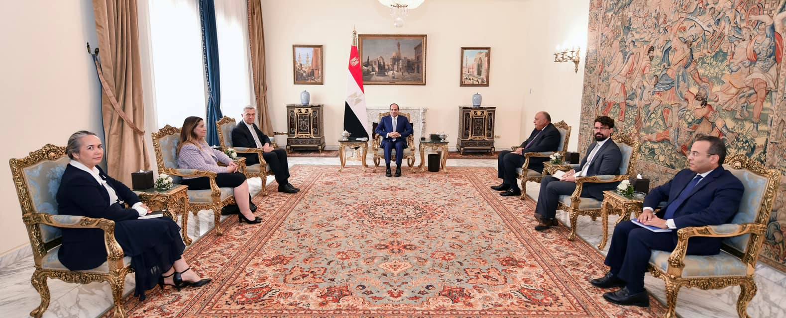 الرئيس السيسي: ضرورة التعامل مع ظاهرة تدفقات اللاجئين وكافة أشكال النزوح