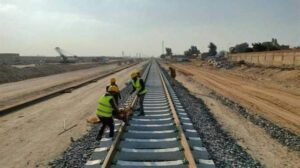 إنشاء أول مصنع لإنتاج قضبان السكك الحديدية في العين السخنة.. فيديو