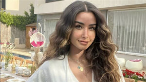 شاهد.. أحدث إطلالة باللون الأزرق لـ هنا الزاهد