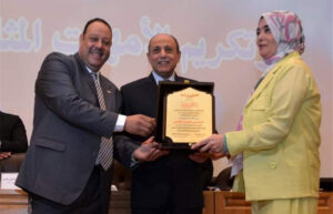 تحت رعايه وبحضور وزير الطيران المدنى : تكريم العامل المثالى والنماذج المشرفة بالوزارة