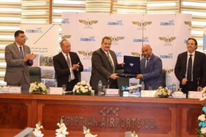 الشركة المصرية للمطارات تحتفل بانضمام شركة طيران الجزيرة إلي سلطة الطيران المدني و انطلاق أولى رحلاتها إلي مطار سفنكس