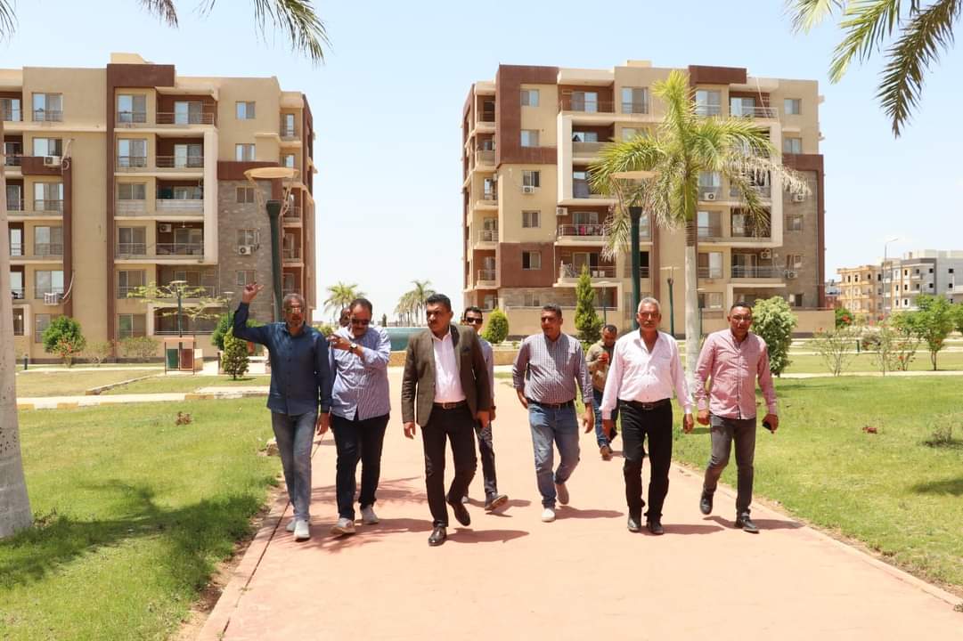 وزير الإسكان يتابع موقف وحدات سكن كل المصريين ودار مصر