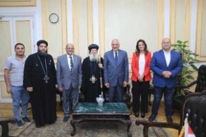  محافظ الجيزة يستقبل وفود الكنائس بالمحافظة للتهنئة بعيد الأضحى المبارك