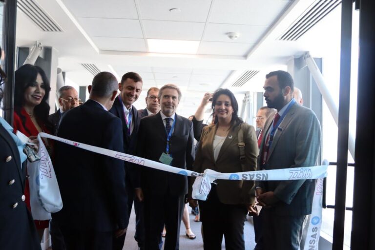 مطار سفنكس الدولي