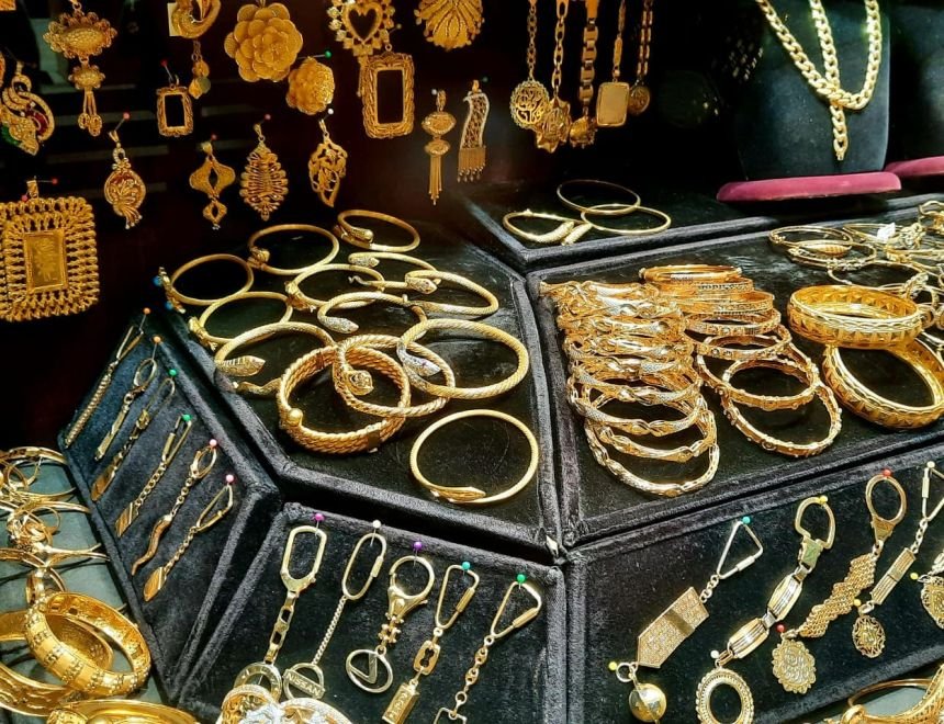 الذهب يتراجع وسط ترقب لشهادة “بأول” أمام الكونجرس