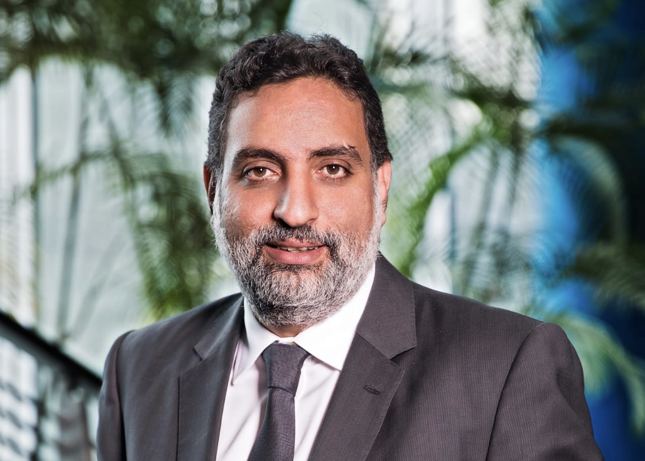 باسم مجاهد: نعمل على تحقيق لامركزية الخدمات من خلال توسعات راية للإلكترونيات في المحافظات