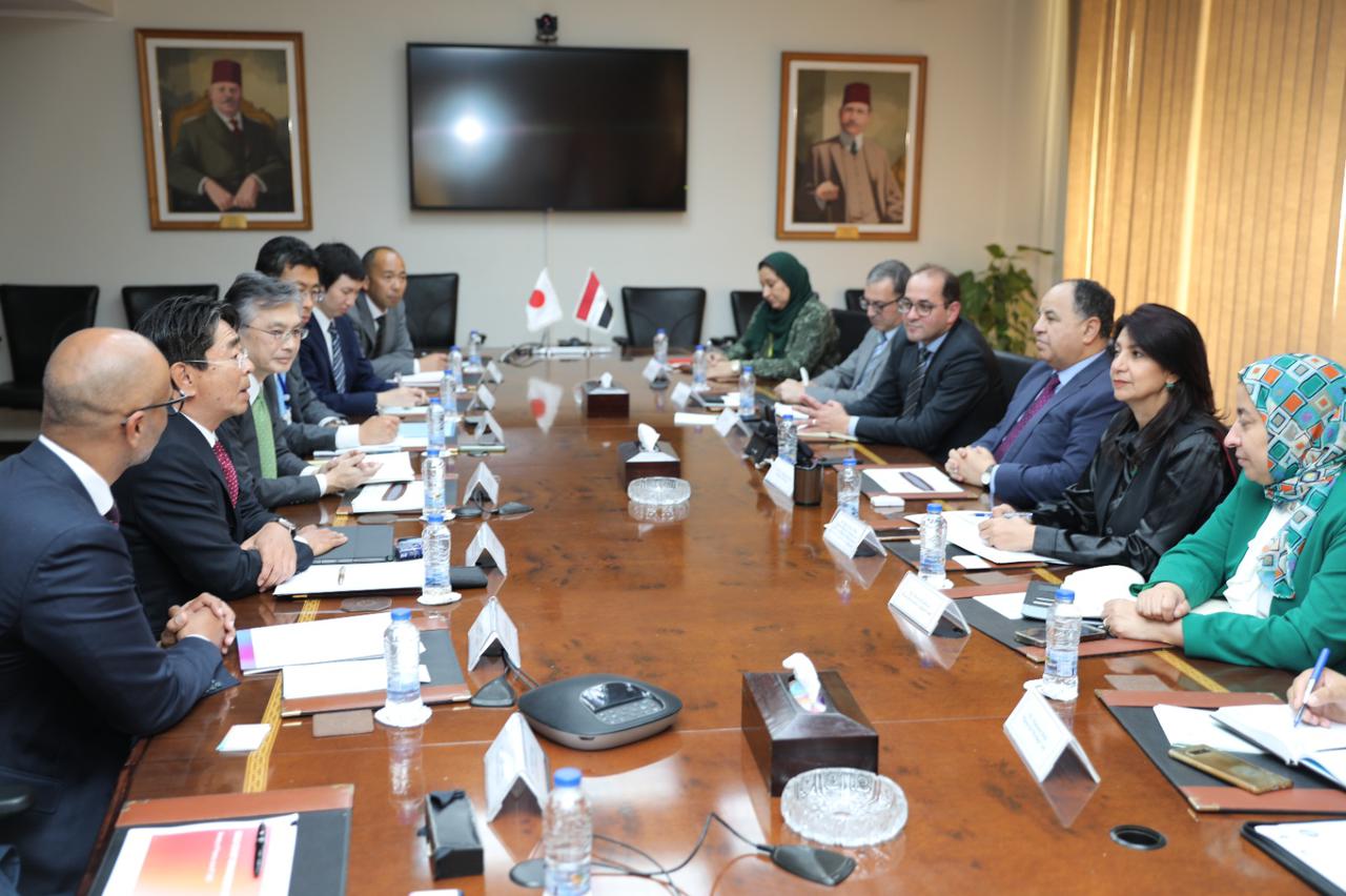 «المالية» تناقش مع «اليابان الدولية للتبغ» تطوير استثماراتها في مصر