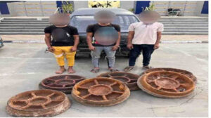 ضبط  5 أشخاص لقيامهم بسرقة بلاعات الصرف الصحي والهواتف المحمولة والشقق السكنية بالقاهرة