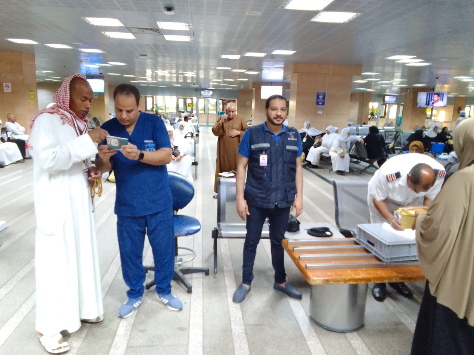 مطار الاقصر الدولى يودع  أولى رحلات الحجاج