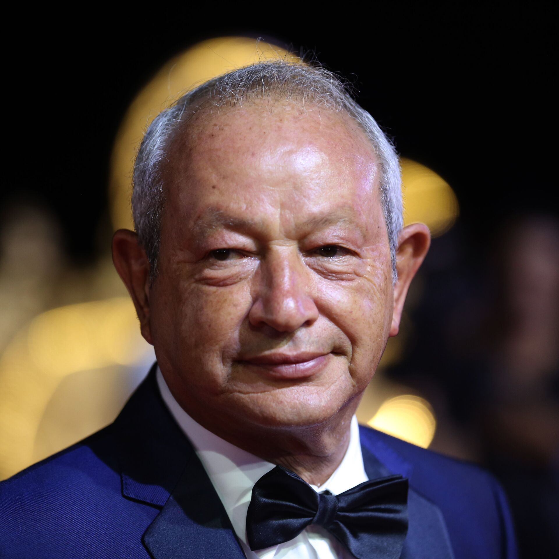 نجيب ساويرس يعتزم التقدم بطلب ترخيص بنك رقمي في مصر