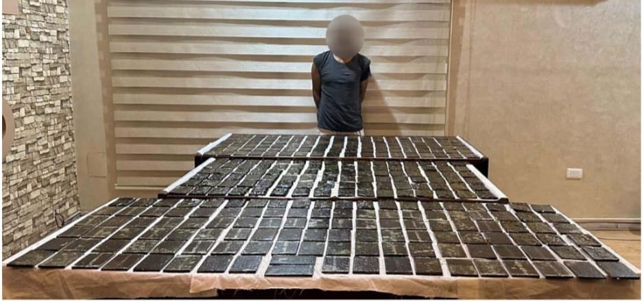 أمن الاسماعيلية يضبط تاجر مخدرات بحوزته 32 كيلو حشيش ثمنها 2 مليون جنية