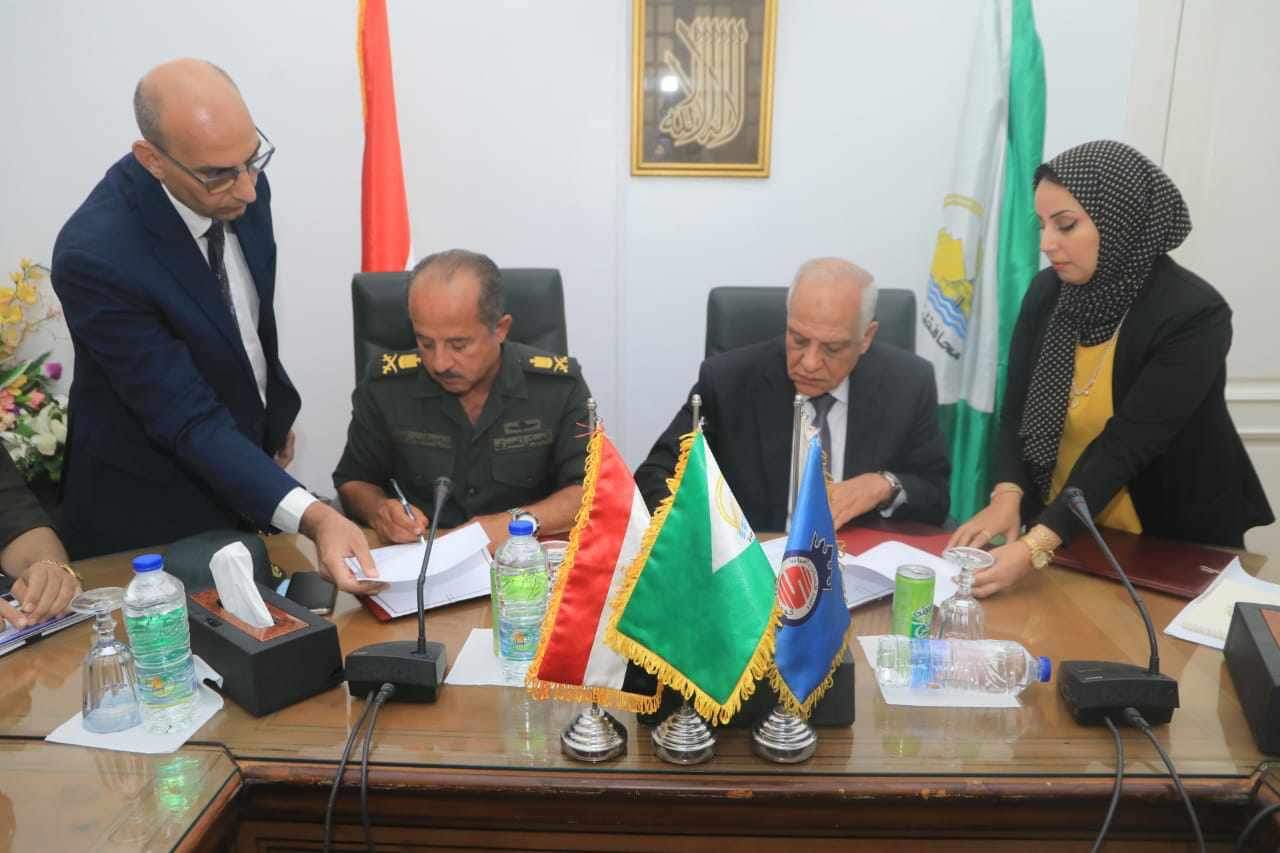 محافظ الجيزة يوقع بروتوكول تعاون مع “الخدمة الوطنية” لتحسين الصورة البصرية للمنطقة المحيطة بالمتحف المصرى الكبير