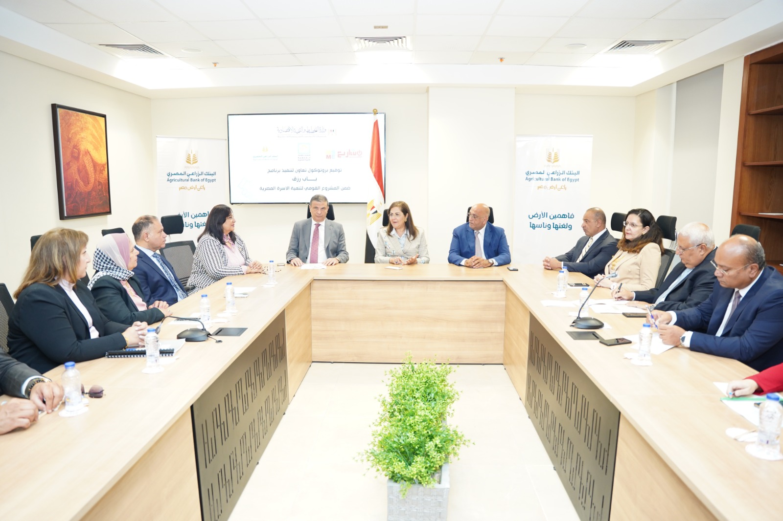 التفاصيل الكاملة لإتفاقية مشروعات تنمية الاسرة بمبلغ 60 مليون جنيه.. ” باب رزق للسيدات”