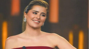 عائشة بن أحمد تخطف الأنظار في أحدث ظهور