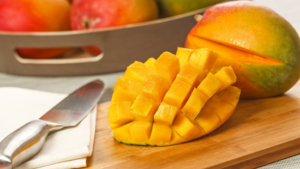 تناول المانجو بكثر قد يصيبك بهذه الأضرار الصحية