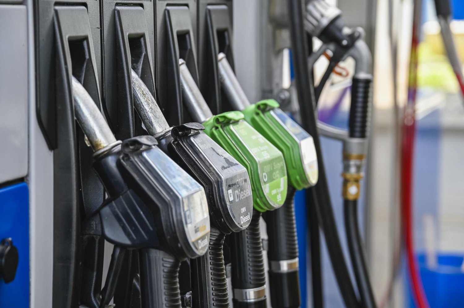 تركيا ترفع ضريبة الوقود وسط مساعي سد عجز الميزانية