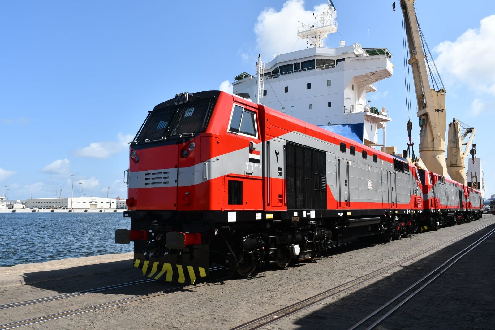 ميناء الإسكندرية يستقبل 20 جرار سكة حديد جديد