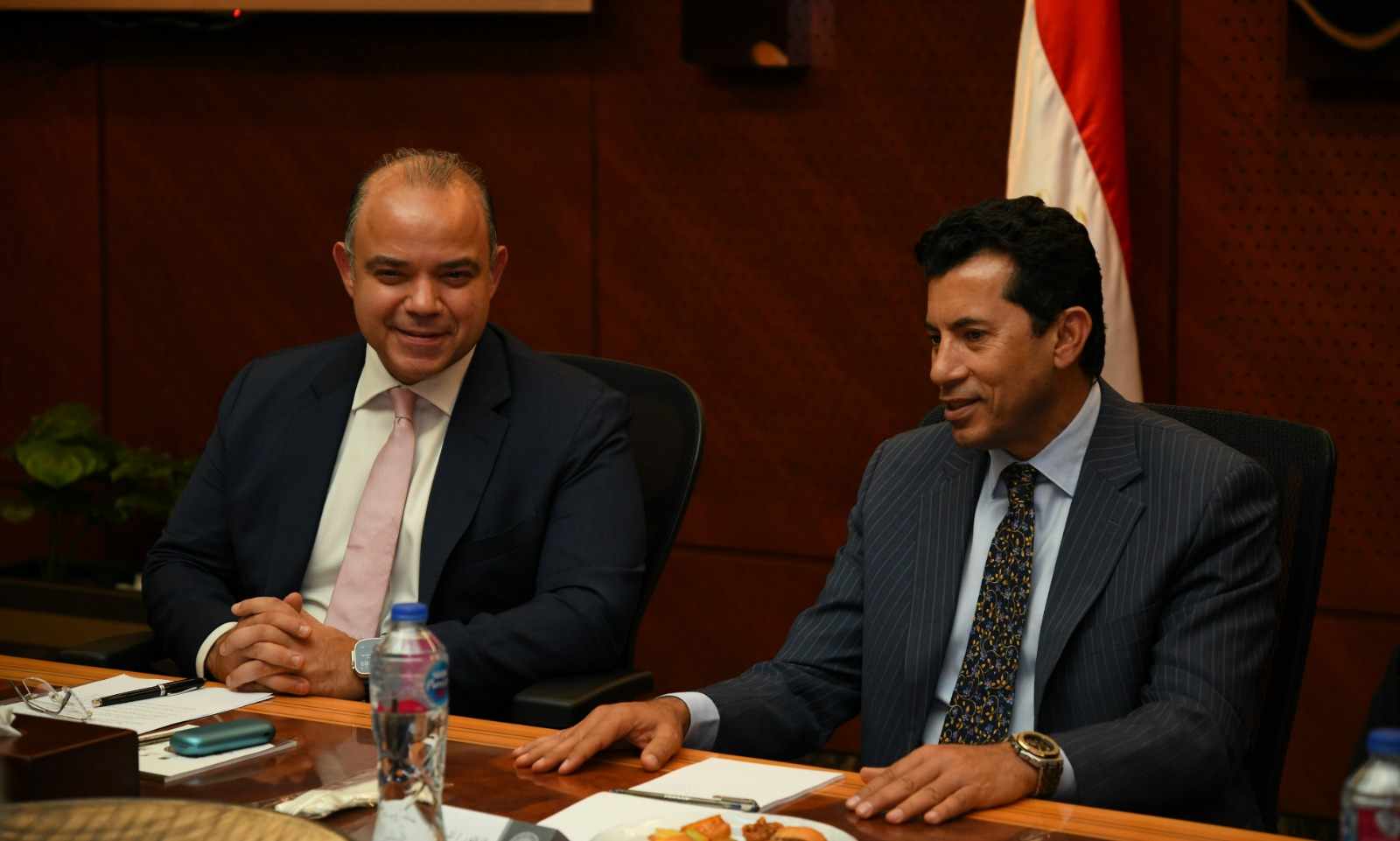 رئيس الرقابة المالية ووزير الشباب يشهدان  تسليم شهادات الدفعة الرابعة من خريجي برنامج “مدرب التوعية المالية المعتمد”