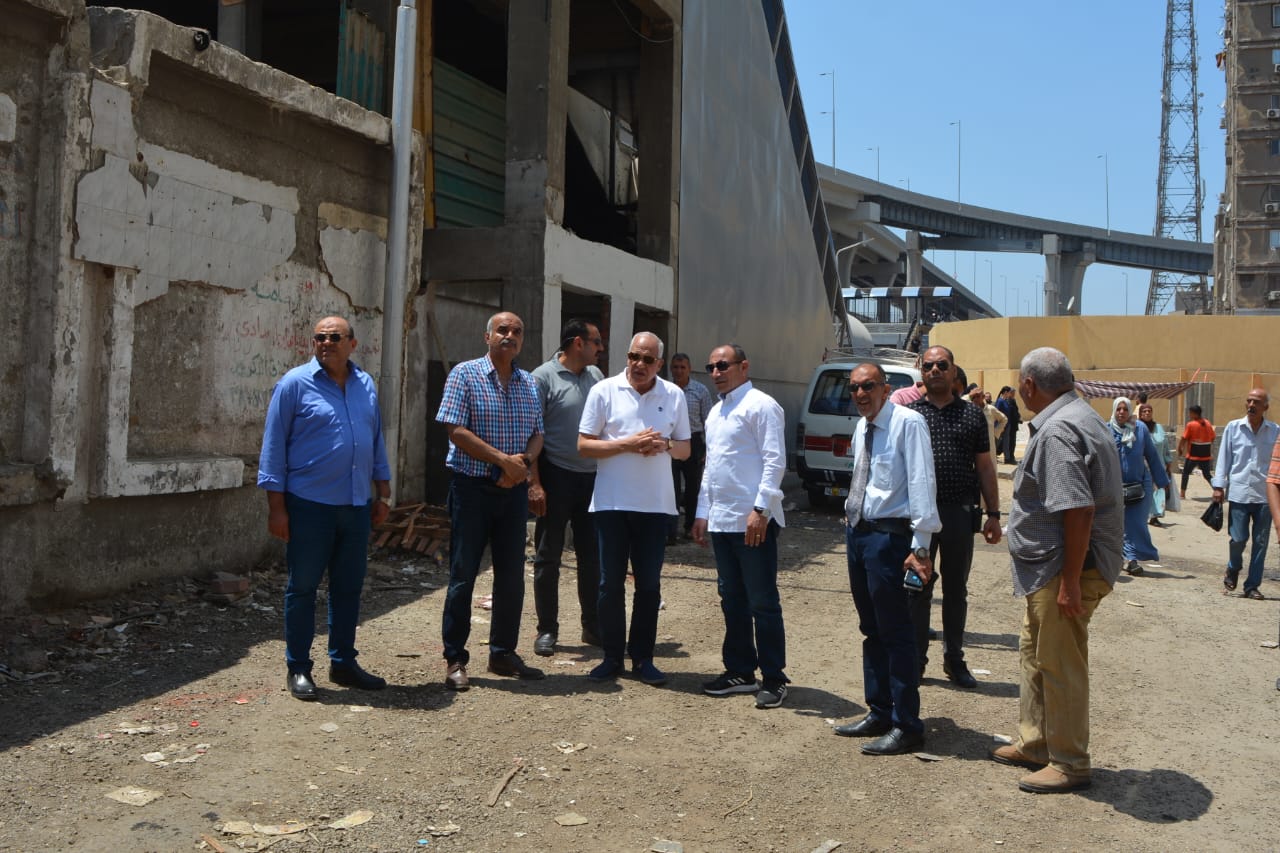 محافظ الجيزة يكلف برفع كفاءة الساحه بجوار كوبري همفرس وإقامة موقف سرفيس بها لمنع الوقوف العشوائي للمركبات