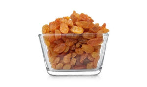 6 فوائد هامة في تناول الزبيب قبل النوم.. تعرف عليها