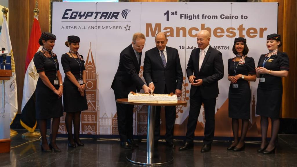 وزير الطيران والسفير البريطاني بالقاهرة يشهدا مراسم إنطلاق أولى رحلات شركة مصر للطيران إلى مدينة مانشستر