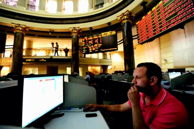 تراجع المؤشر الرئيسي للبورصة بمستهل تعاملات جلسة الإثنين