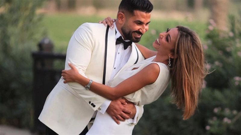 زوجة أحمد سعد تعلن طلاقهما منه : أصله غير طيب ومعدنه السيئ