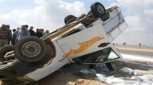إصابة 10 أشخاص في انقلاب سيارة محملة بالعمال بمنشأة القناطر