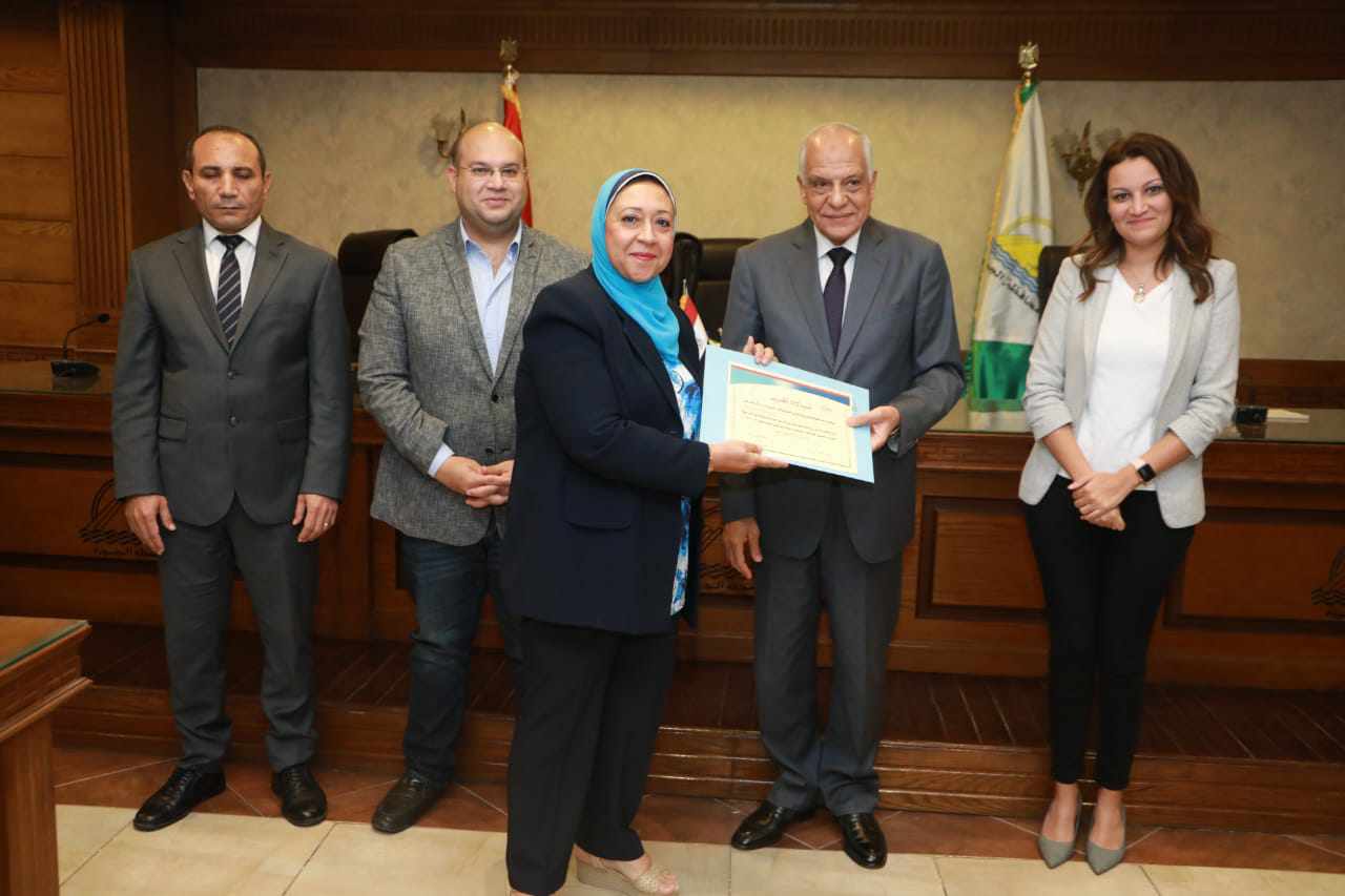 محافظة الجيزة تحصل على المركز الأول في إنجاز الخطة الاستثارية