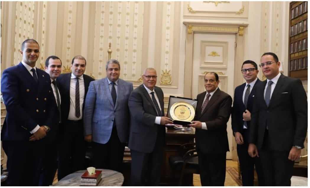 أعضاء مجلس إدارة نادي قضاة الزقازيق فى ضيافة رئيس ” القضاء الأعلى”