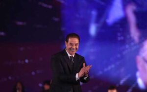 مدحت صالح يحيي حفلا غنائيا في العلمين الليلة