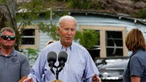 بايدن يرفض التعليق على إقالة وزير الدفاع الأوكراني