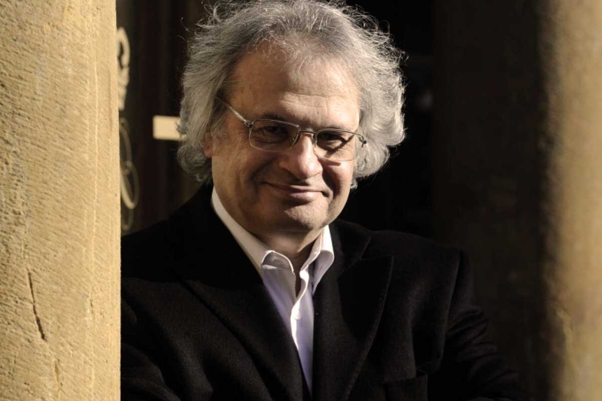 بعد انتخابه أمينًا عامًا للأكاديمة الفرنسية لمدى الحياة.. 15 معلومة عن الكاتب اللبناني أمين معلوف