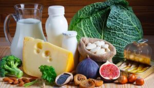 أطعمة غنية بالكالسيوم لتعزيز قوة الأسنان