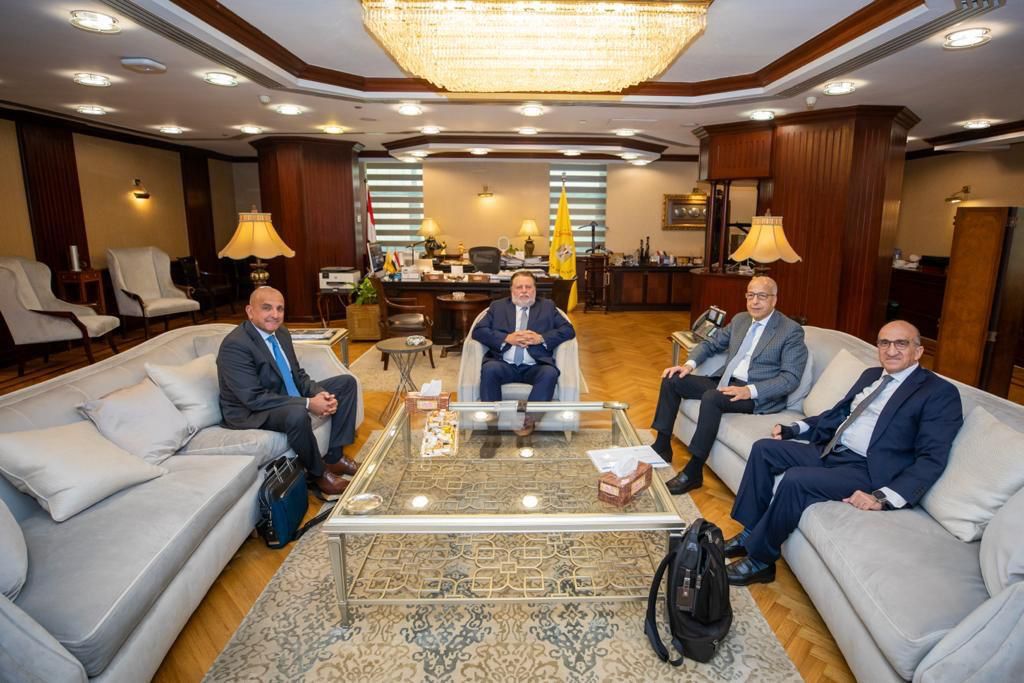 محافظ المركزي يبحث مع مسؤولي مجموعة ABC البحرينية فرص الاستثمار في مصر وتبادل الخبرات