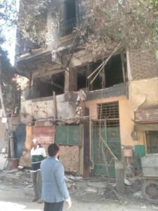 ننشر معاينة النيابة الإدارية لحريق عقار في مصر القديمة
