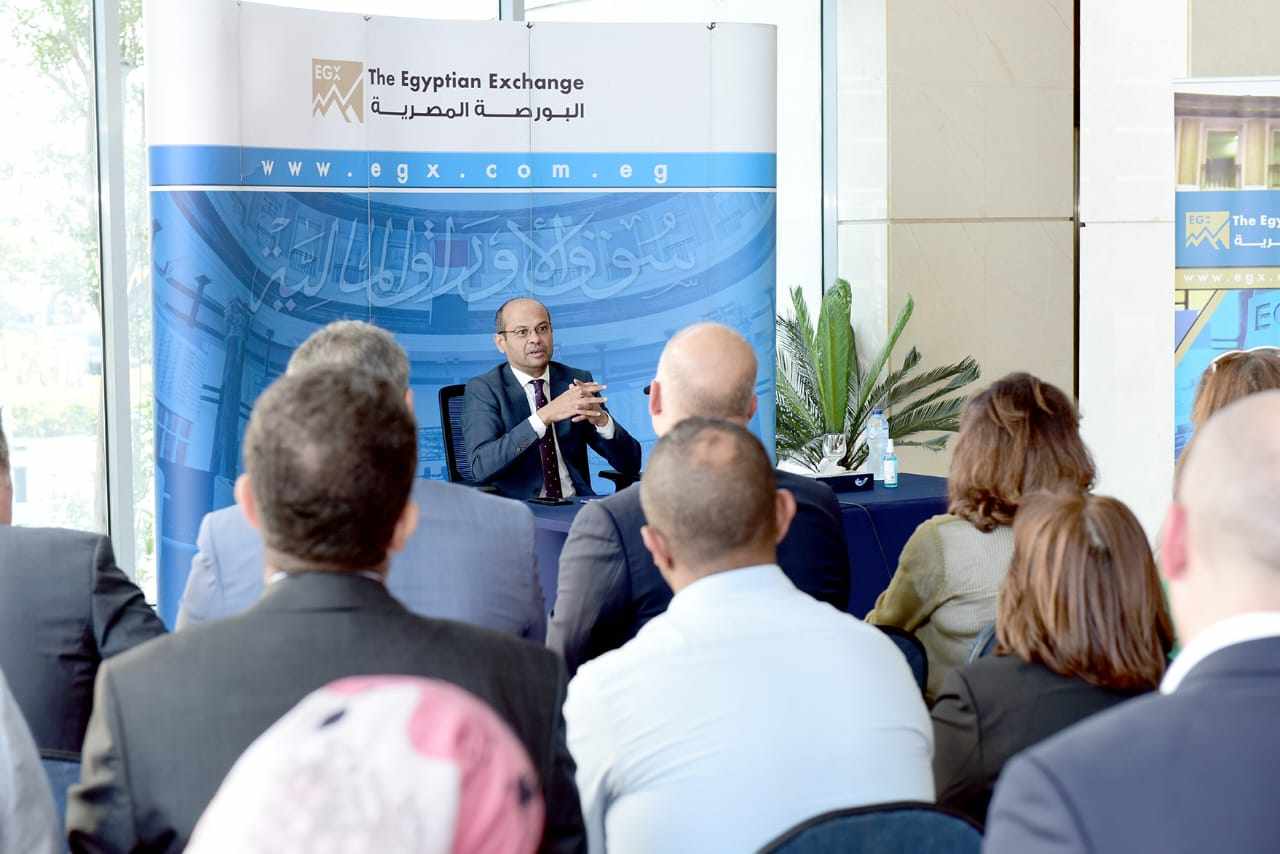 رئيس البورصة المصرية يلتقي مع قيادات شركات الوساطة