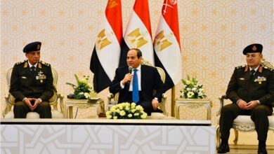 الرئيس السيسي يلتقي عددا من قادة القوات المسلحة